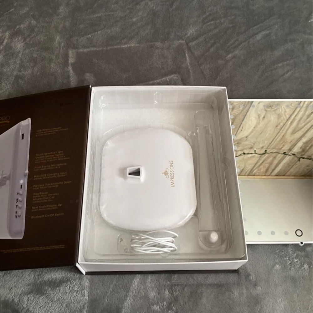 Touch pro led makeup mirror plus Bluetooth and charger used only a few times